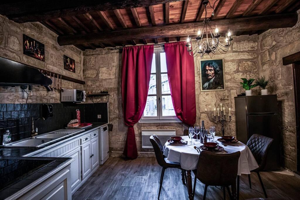 Le Moliere - Enigme Et Sauna Lägenhet Pézenas Exteriör bild