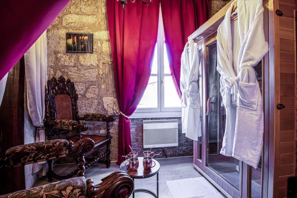 Le Moliere - Enigme Et Sauna Lägenhet Pézenas Exteriör bild