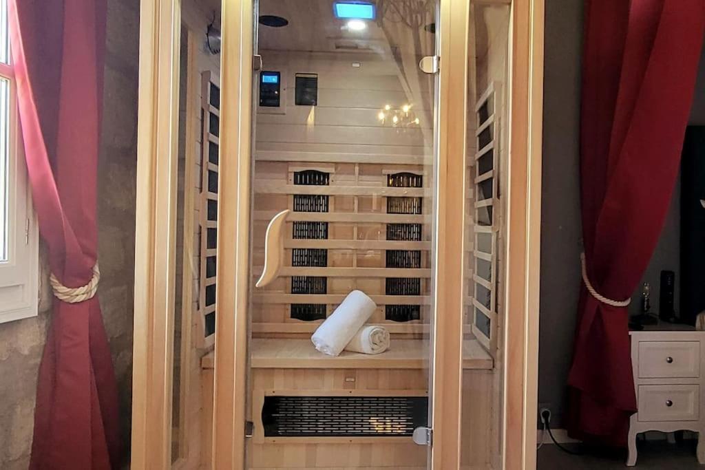 Le Moliere - Enigme Et Sauna Lägenhet Pézenas Exteriör bild