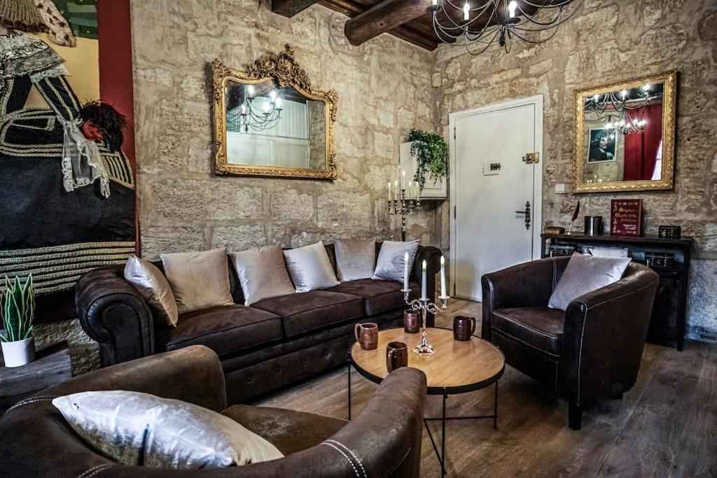Le Moliere - Enigme Et Sauna Lägenhet Pézenas Exteriör bild