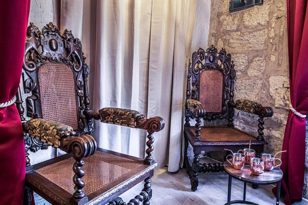 Le Moliere - Enigme Et Sauna Lägenhet Pézenas Exteriör bild